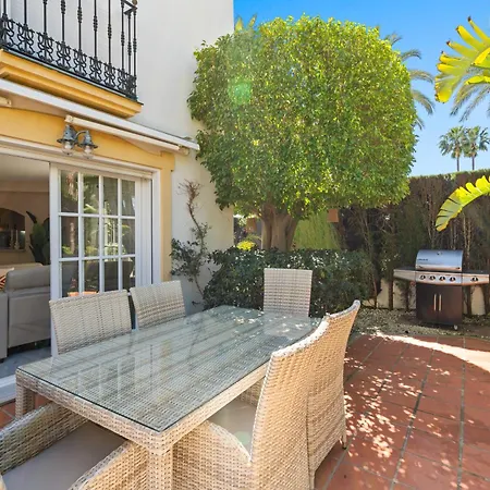 Sea view rooftop, Garden Pool in Estepona 6 pers *